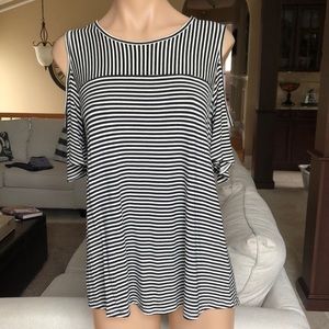 Bobeau Striped Cold Shoulder Tee Medium